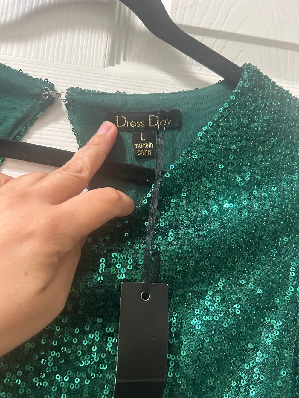Emerald Sequin Long Sleeve Dress - Women - Picture 2 of 5